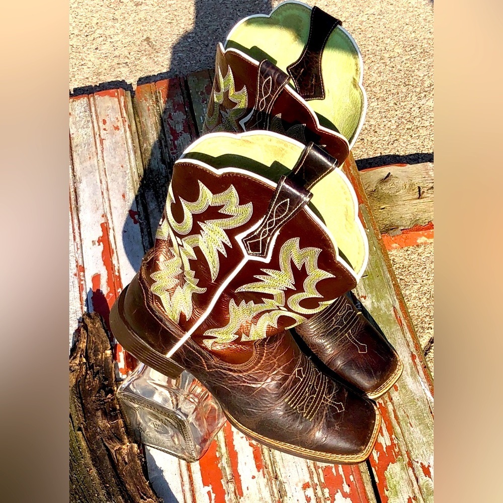 🪺Ariat Leather Tombstone Embroidered Western Boots - Picture 4 of 16